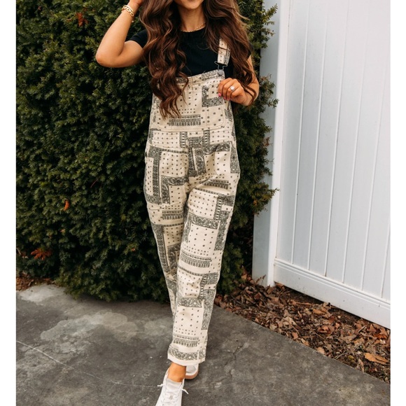 NWT Easel Paisley Boho Print Khaki Overalls Jumpsuit Casual Jumper - Picture 5 of 8